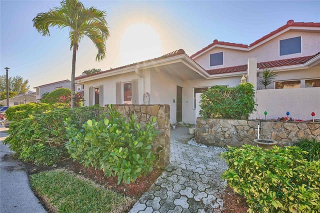 7438 Champagne Place, sold in Castle Gardens #14, Lauderhill, FL