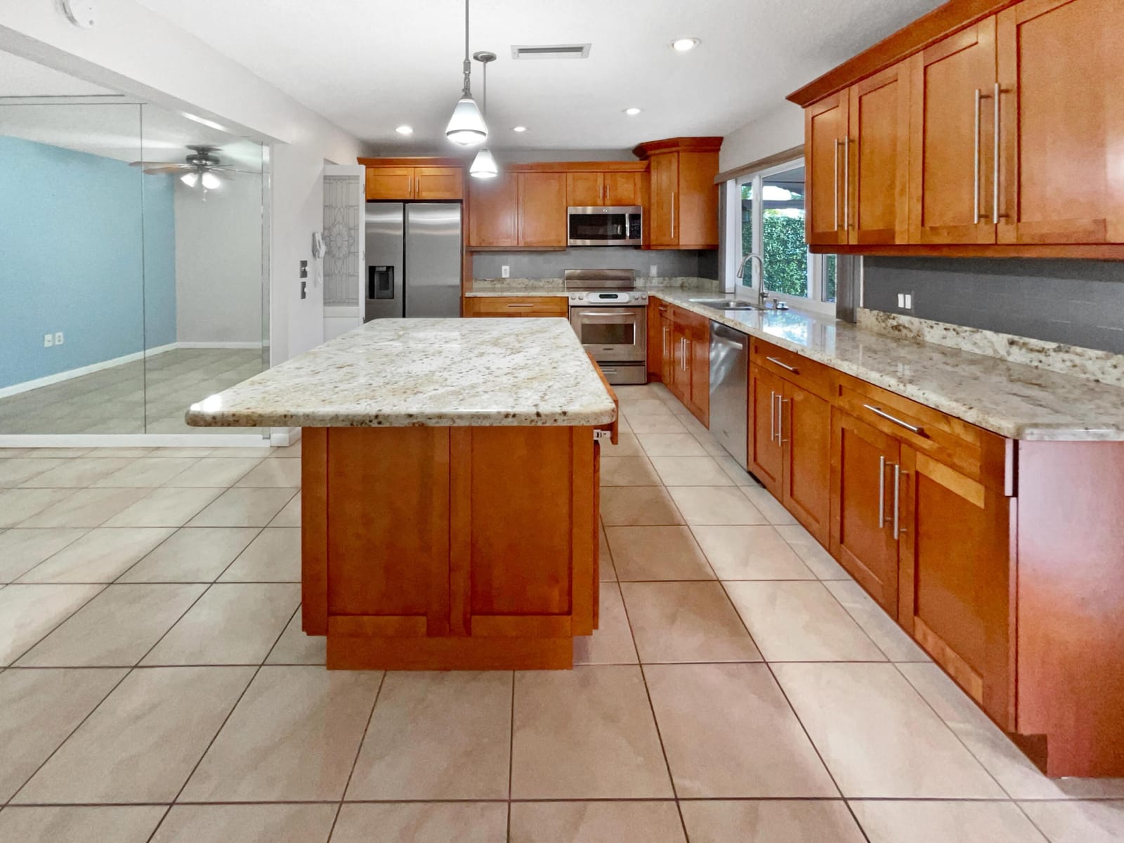 8900 NW 11th Street, Pembroke Pines, FL 33024 photo 20