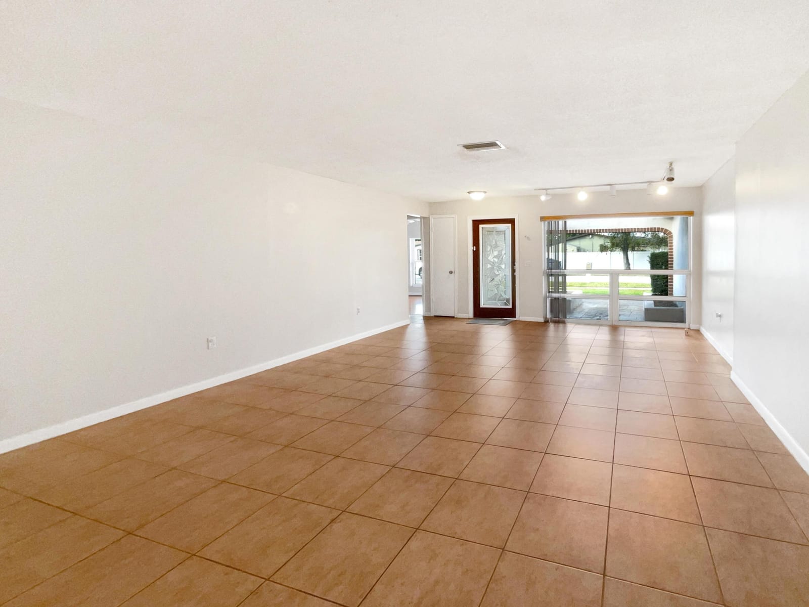 8900 NW 11th Street — photo 3