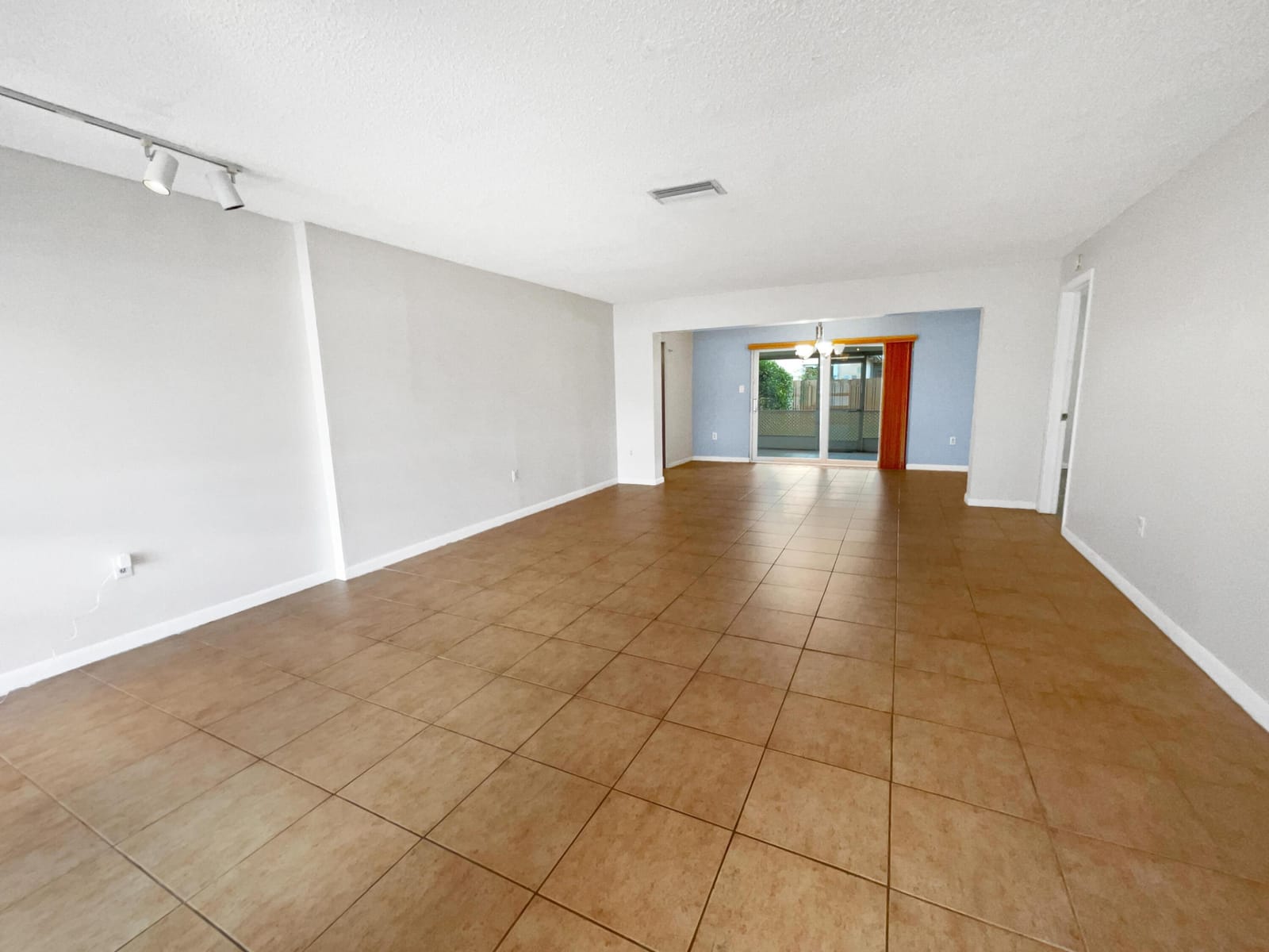 8900 NW 11th Street — photo 10