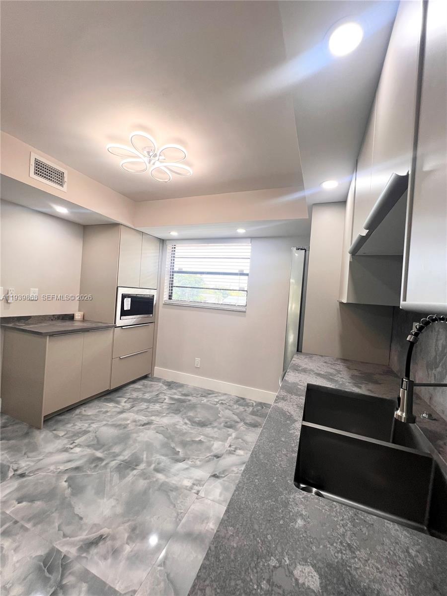 4930 E Sabal Palm Boulevard 206 — photo 10