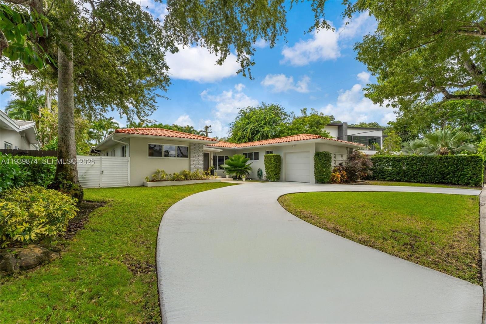 54 Bay Heights Drive, Miami, FL 33133 photo 2