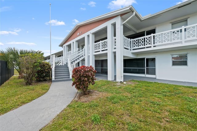 1711 NW 46th Avenue 114, sold in Edgewood Greens, Lauderhill, FL