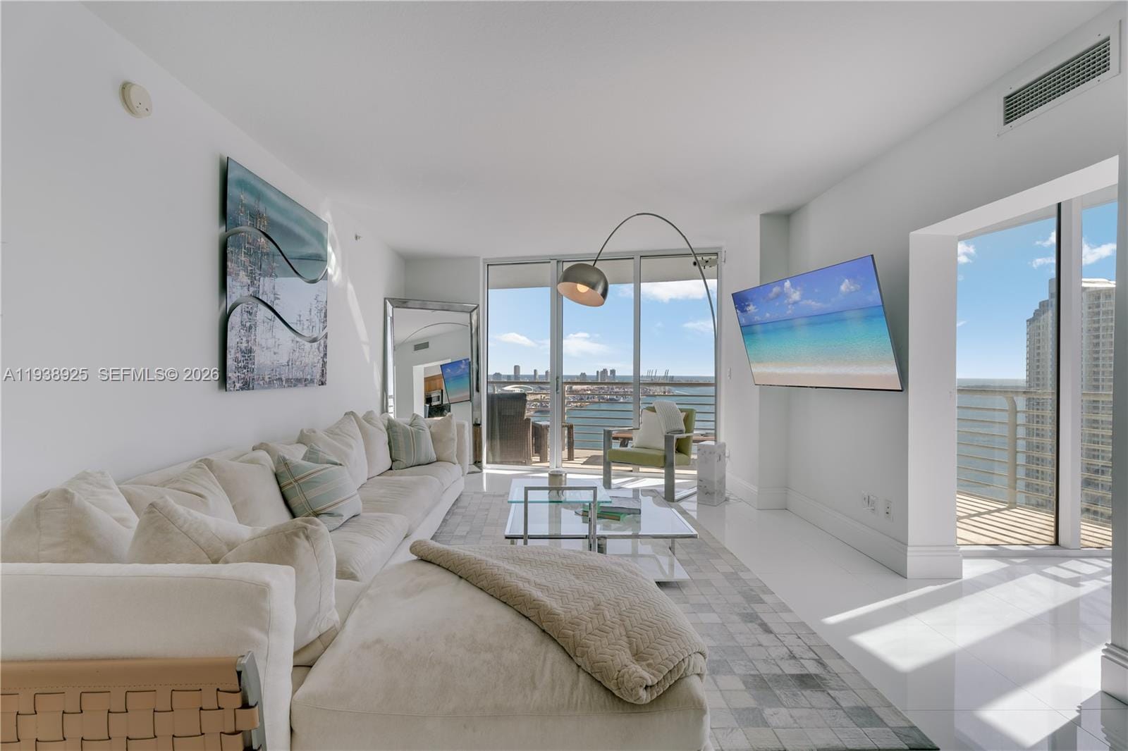 325 S Biscayne Boulevard 3723, Miami, FL 33131 photo 1