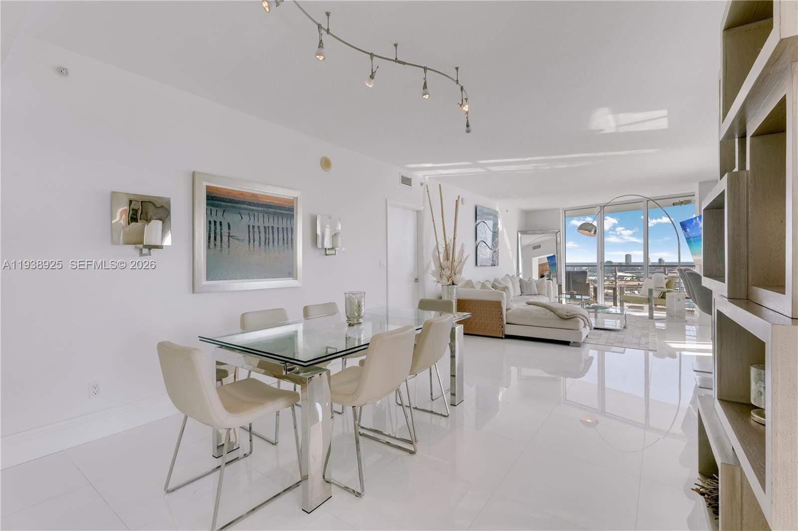 325 S Biscayne Boulevard 3723, Miami, FL 33131 photo 3