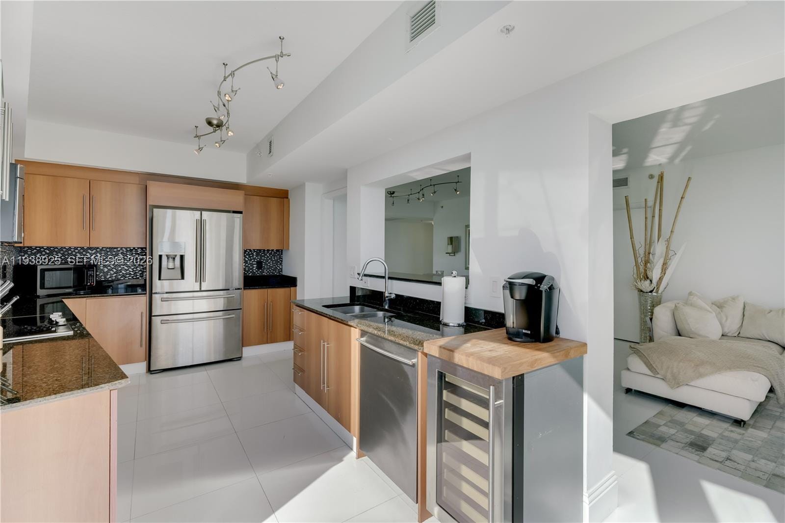 325 S Biscayne Boulevard 3723, Miami, FL 33131 photo 7