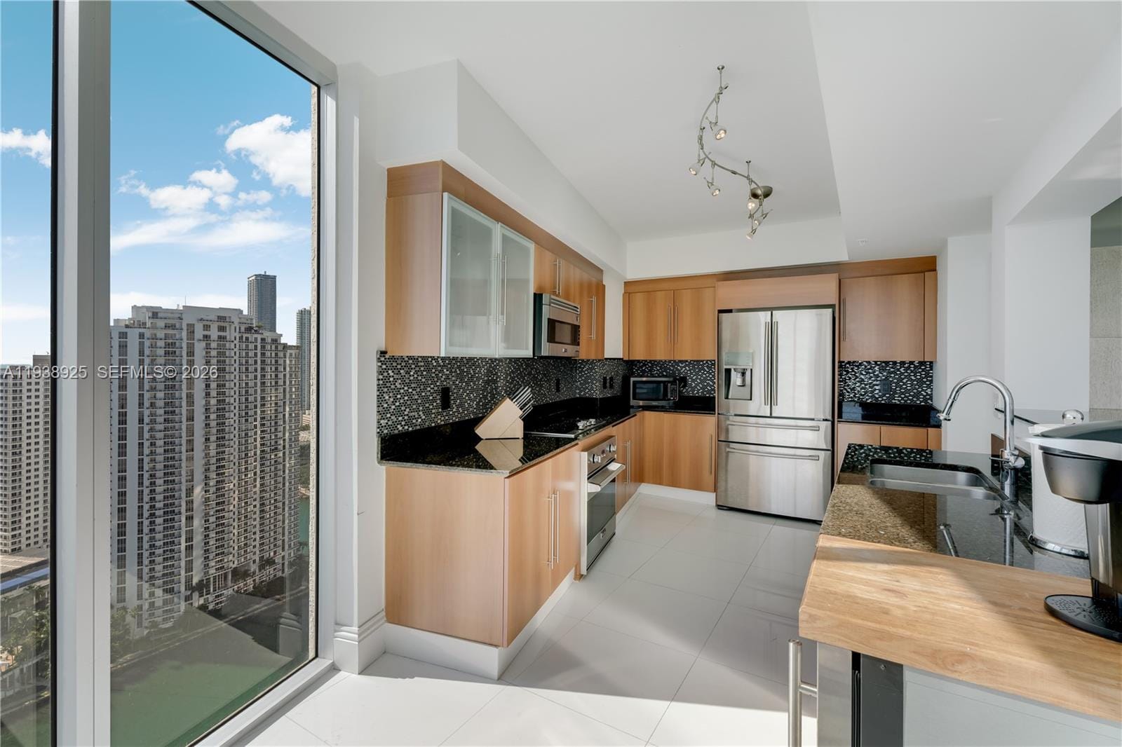 325 S Biscayne Boulevard 3723, Miami, FL 33131 photo 8