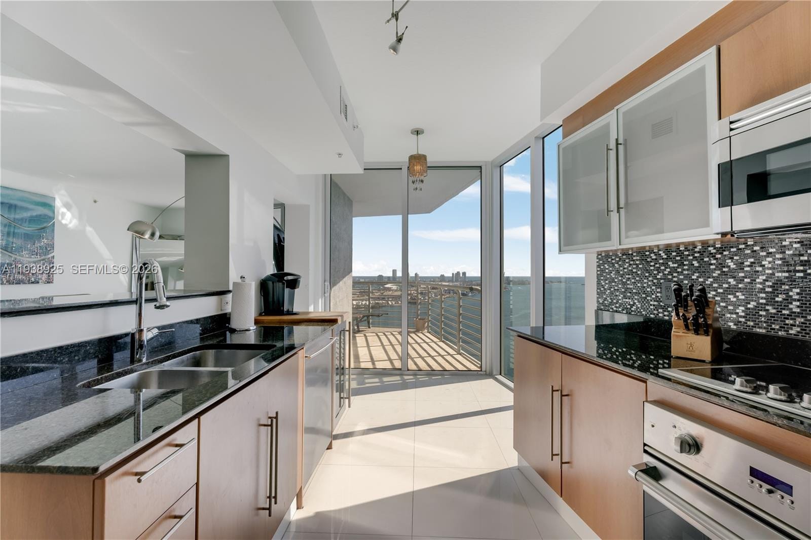 325 S Biscayne Boulevard 3723, Miami, FL 33131 photo 9