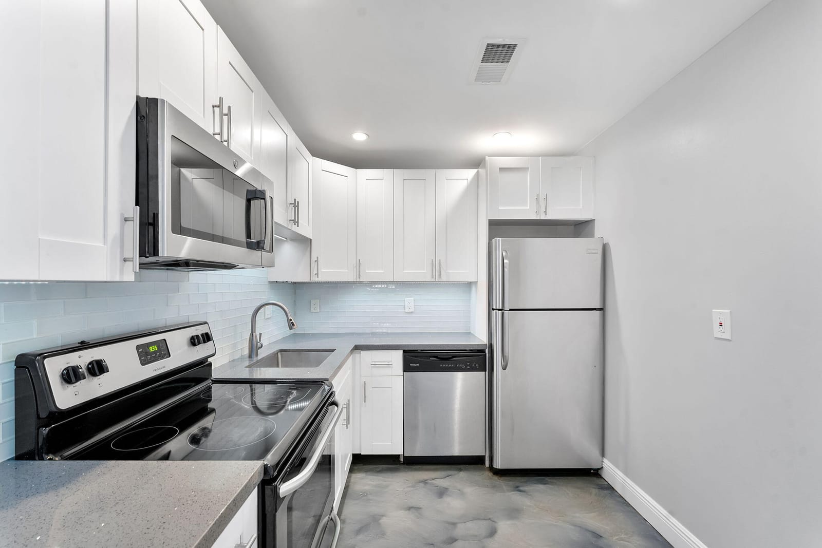 470 NW 20th Street 3070 — photo 3