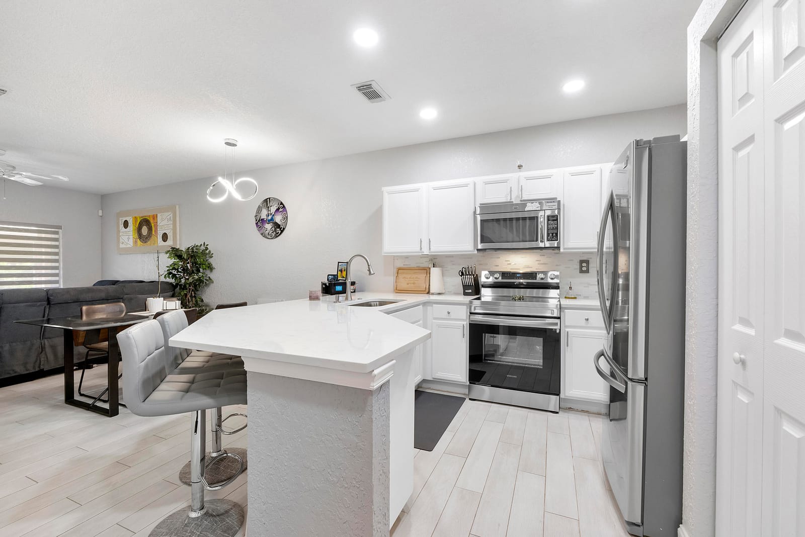 1515 Buckingham Avenue 1515 — photo 7