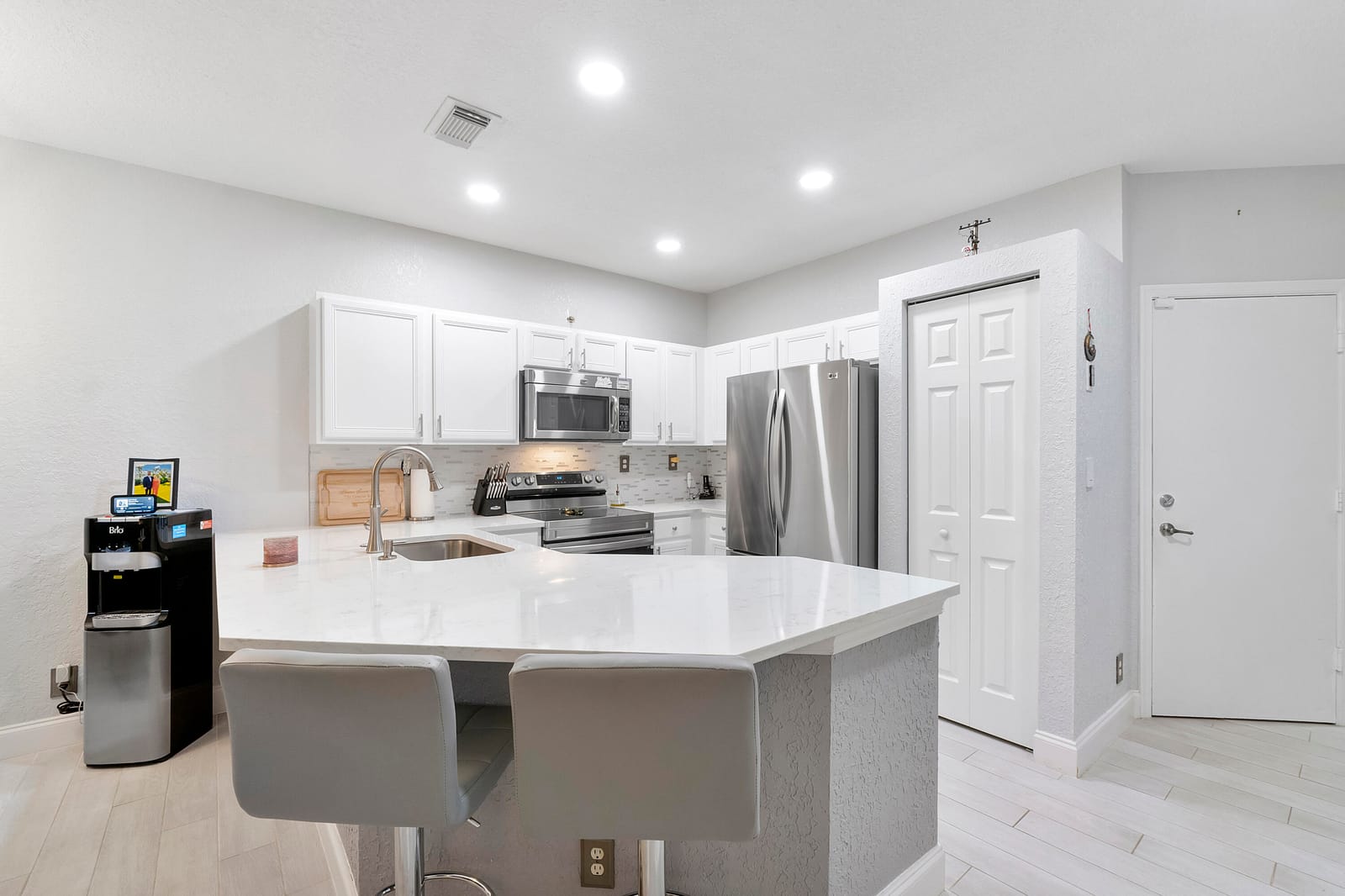 1515 Buckingham Avenue 1515 — photo 8