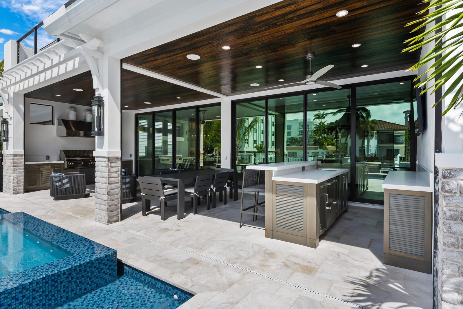 319 Coconut Isle Drive — photo 12