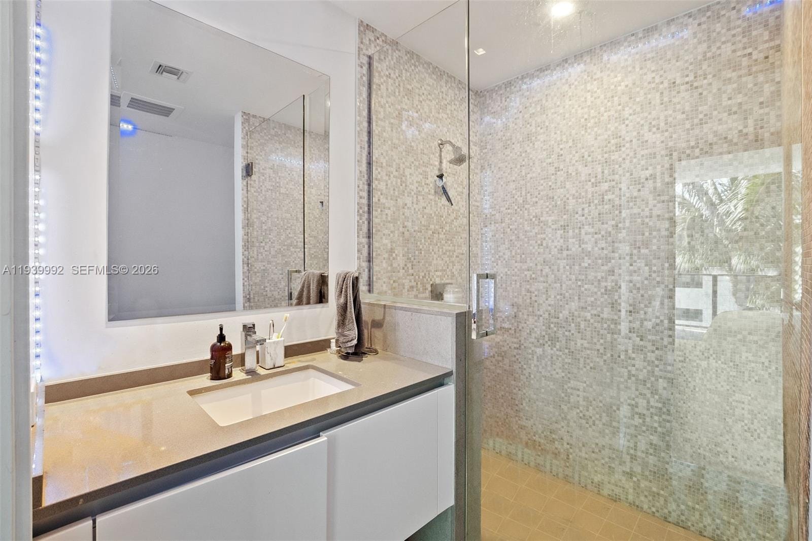 68 SE 6th Street 805, Miami, FL 33131 photo 13