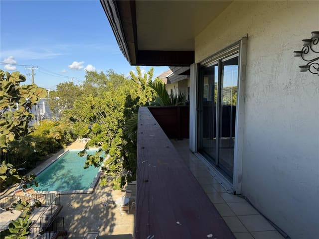 1205 Mariposa Avenue 413, sold in Villa Capri Condo, Coral Gables, FL