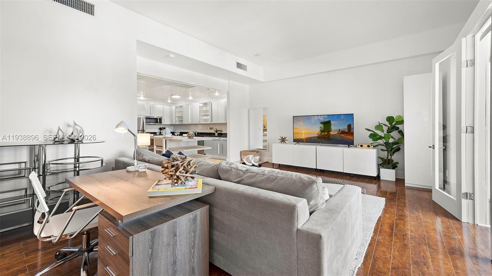 2301 Collins Avenue 1632 — photo 12