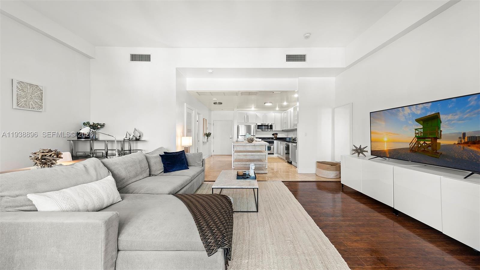 2301 Collins Avenue 1632 — photo 3