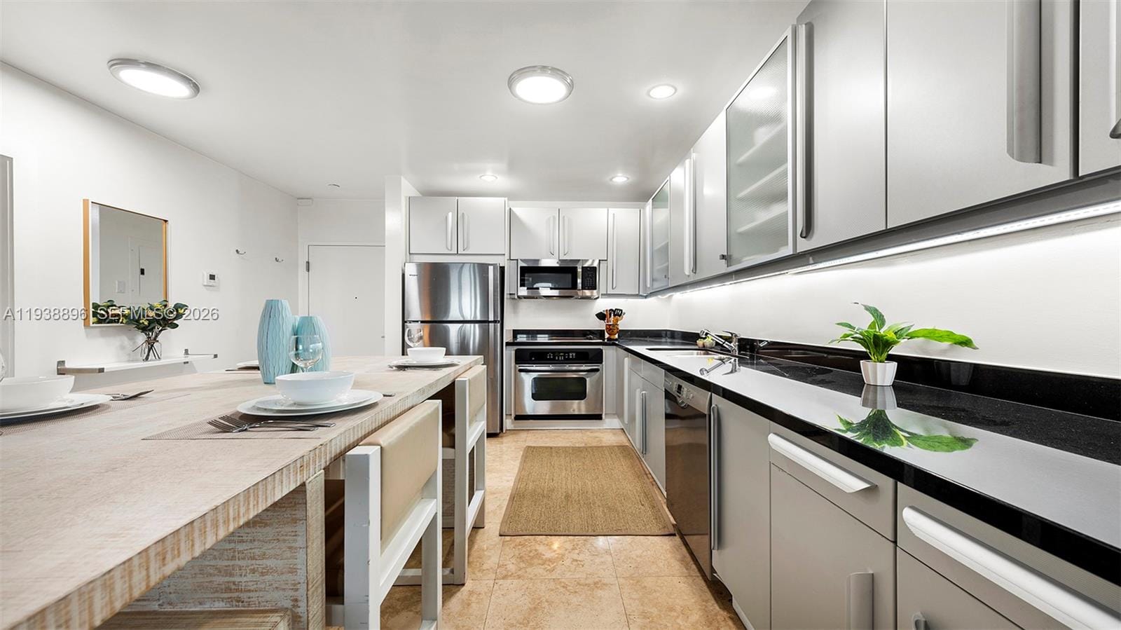 2301 Collins Avenue 1632 — photo 4