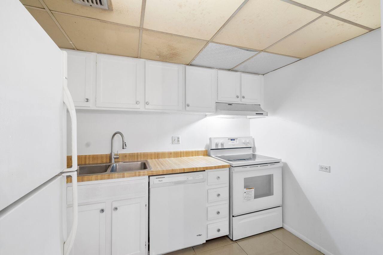 3720 Inverrary Drive 3-D — photo 6