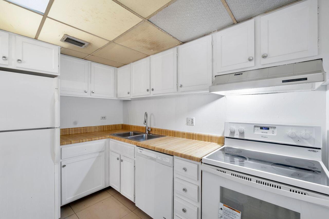 3720 Inverrary Drive 3-D — photo 7