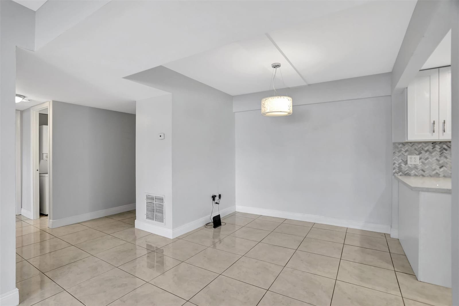 4156 Inverrary Drive 111 — photo 2