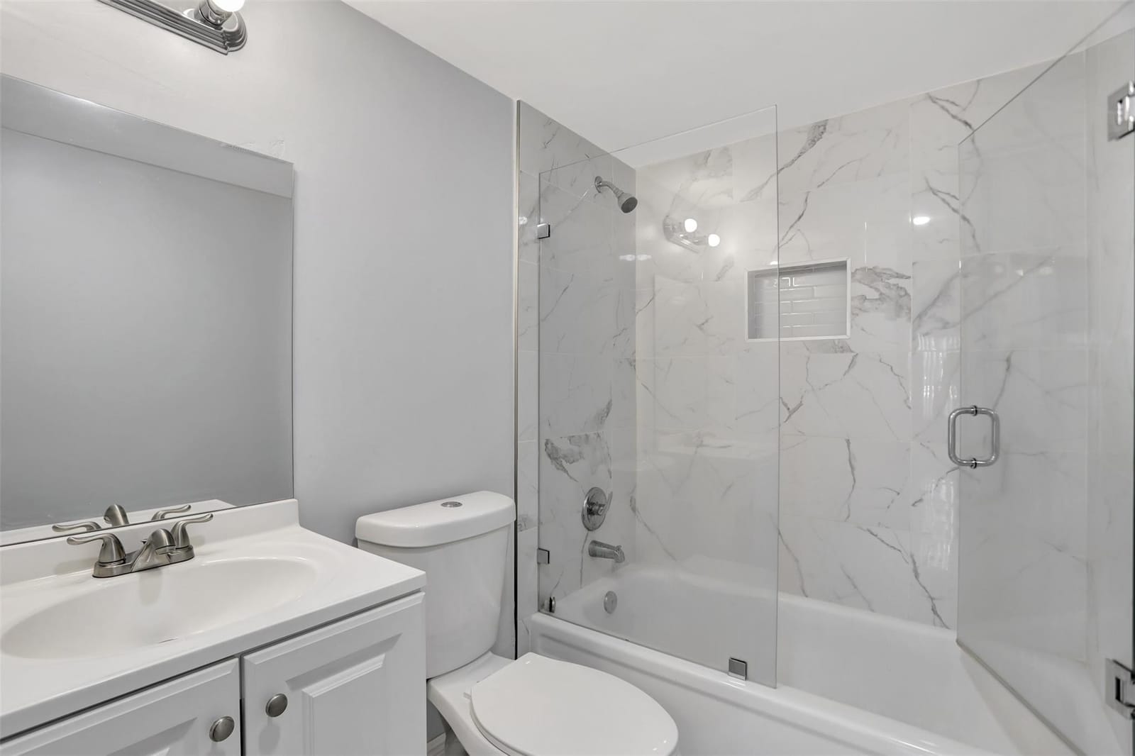 4156 Inverrary Drive 111 — photo 5