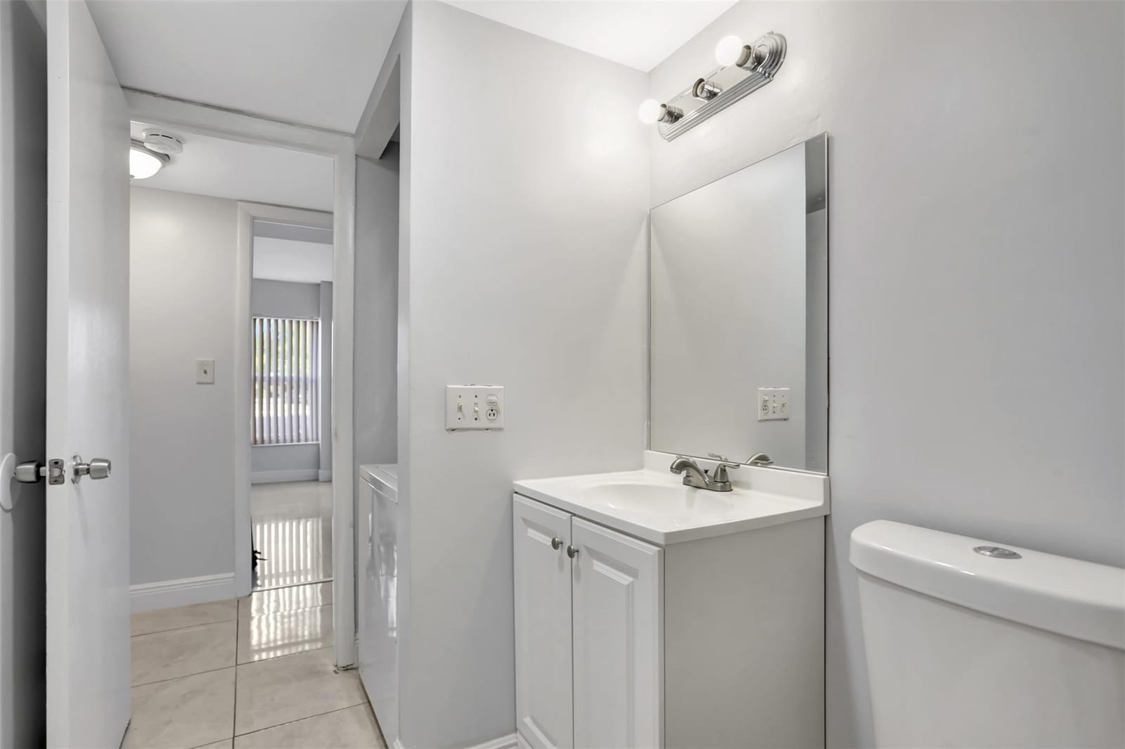 4156 Inverrary Drive 111 — photo 6