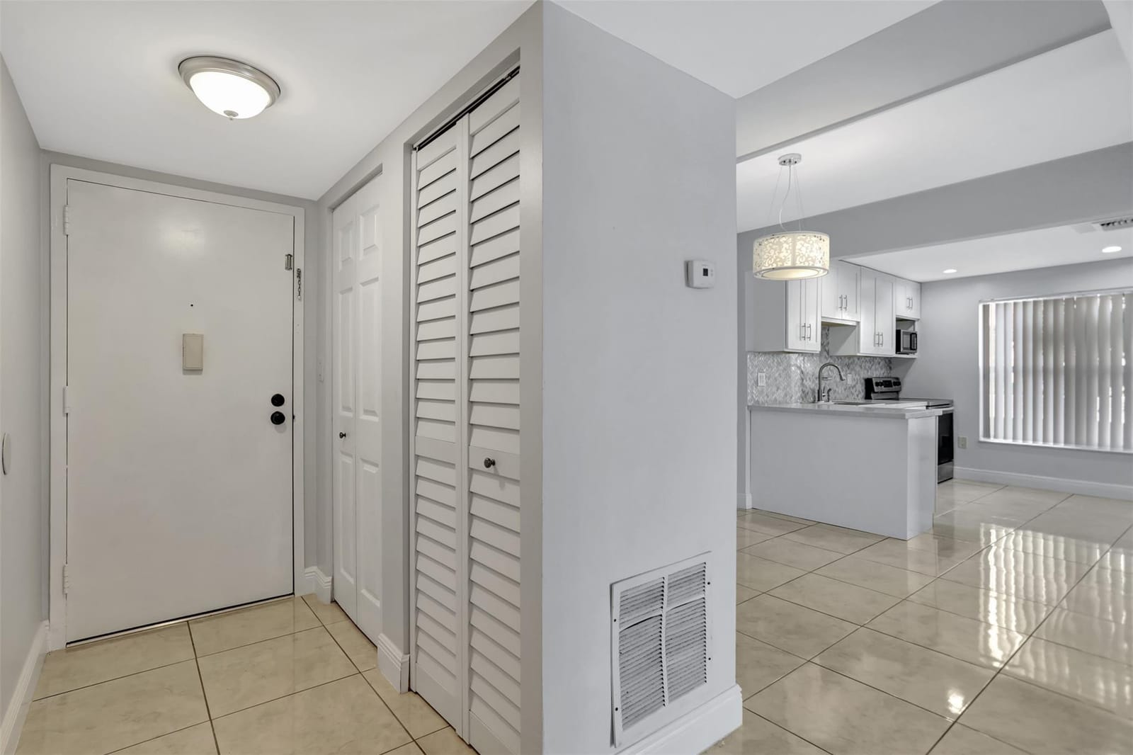 4156 Inverrary Drive 111 — photo 7