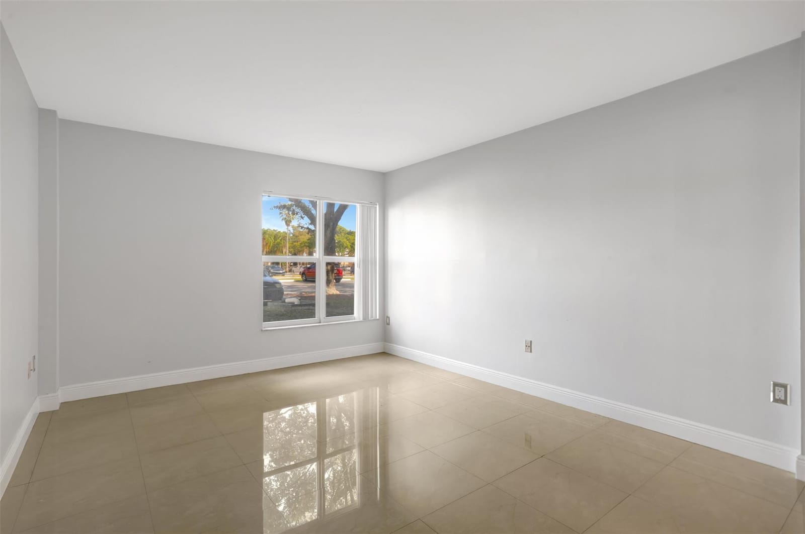 4156 Inverrary Drive 111 — photo 10