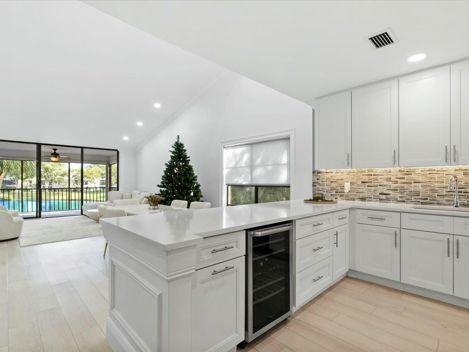 36 Eastgate Drive H — photo 3