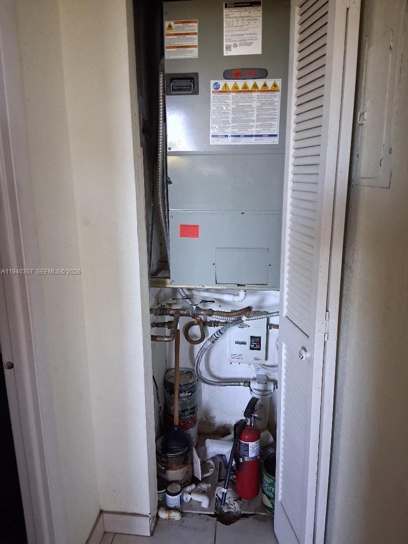 1400 Saint Charles Place 524 — photo 12
