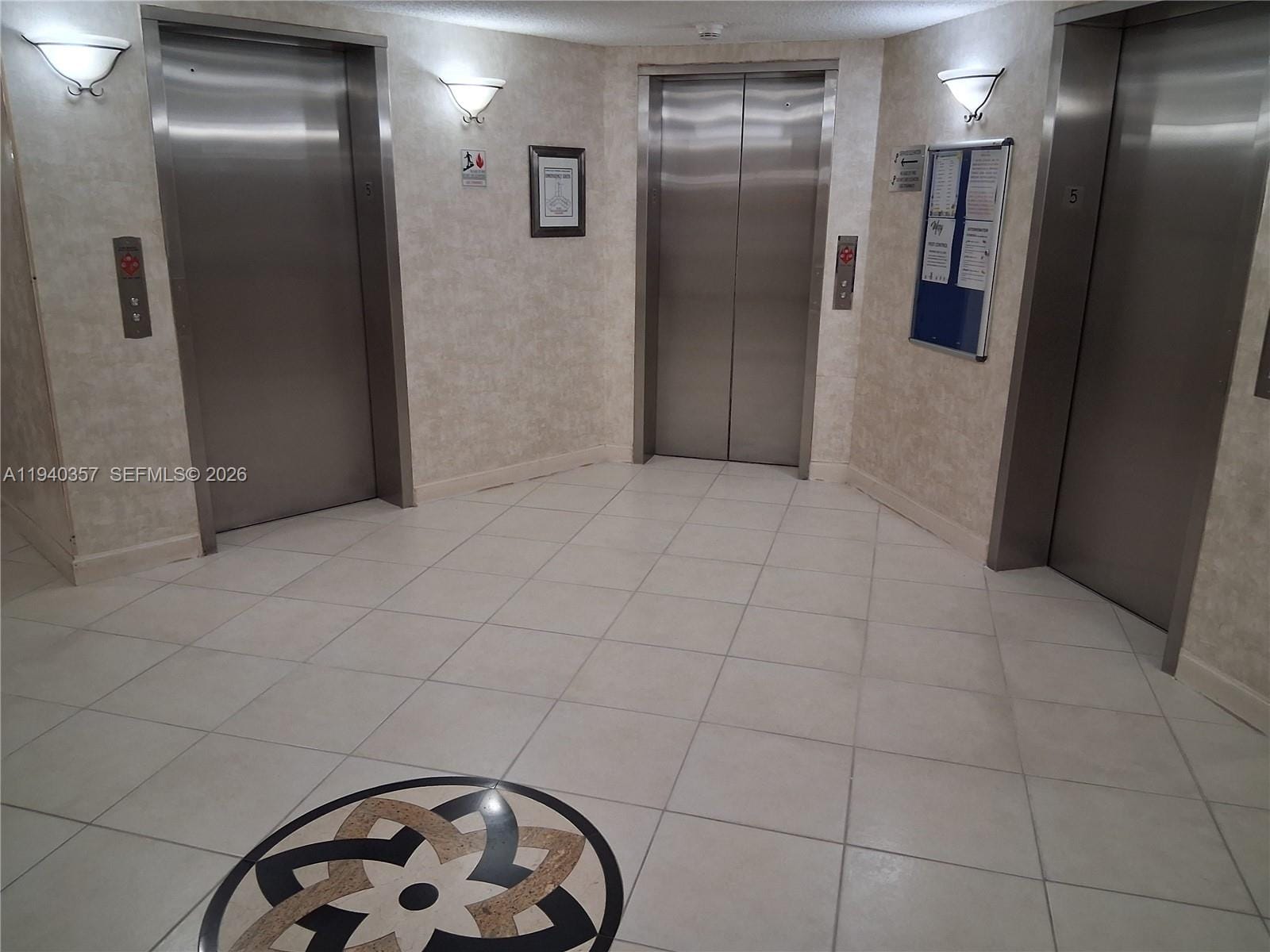 1400 Saint Charles Place 524 — photo 7
