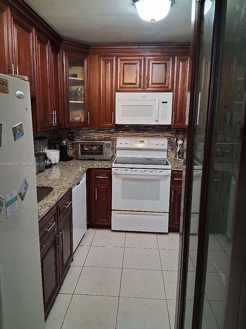 1400 Saint Charles Place 524 — photo 10