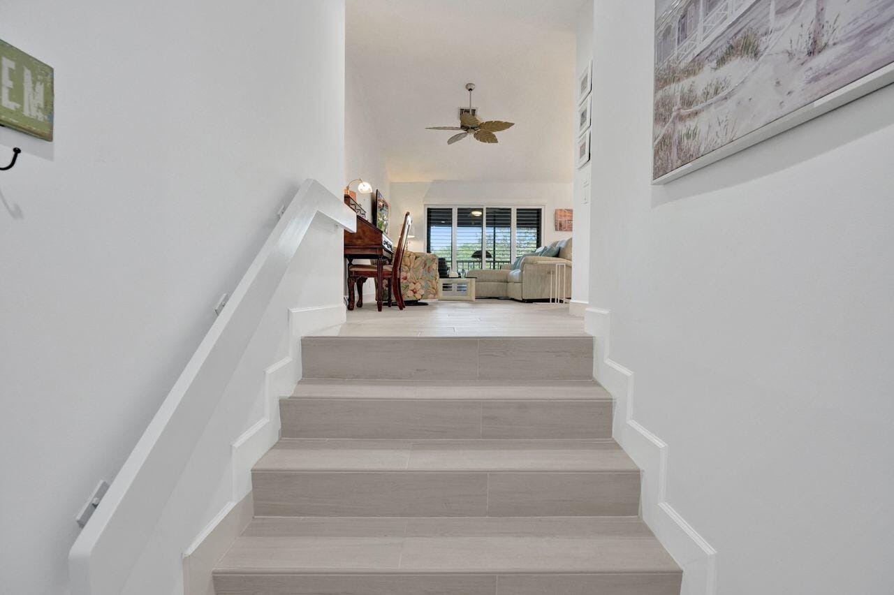 4 Lexington Lane E G, Palm Beach Gardens, FL 33418 photo 3