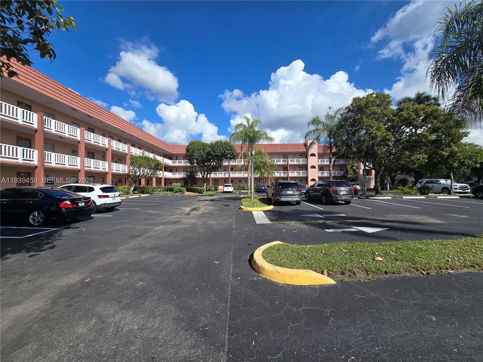 9441 Sunrise Lakes Boulevard 108, Sunrise, FL 33322