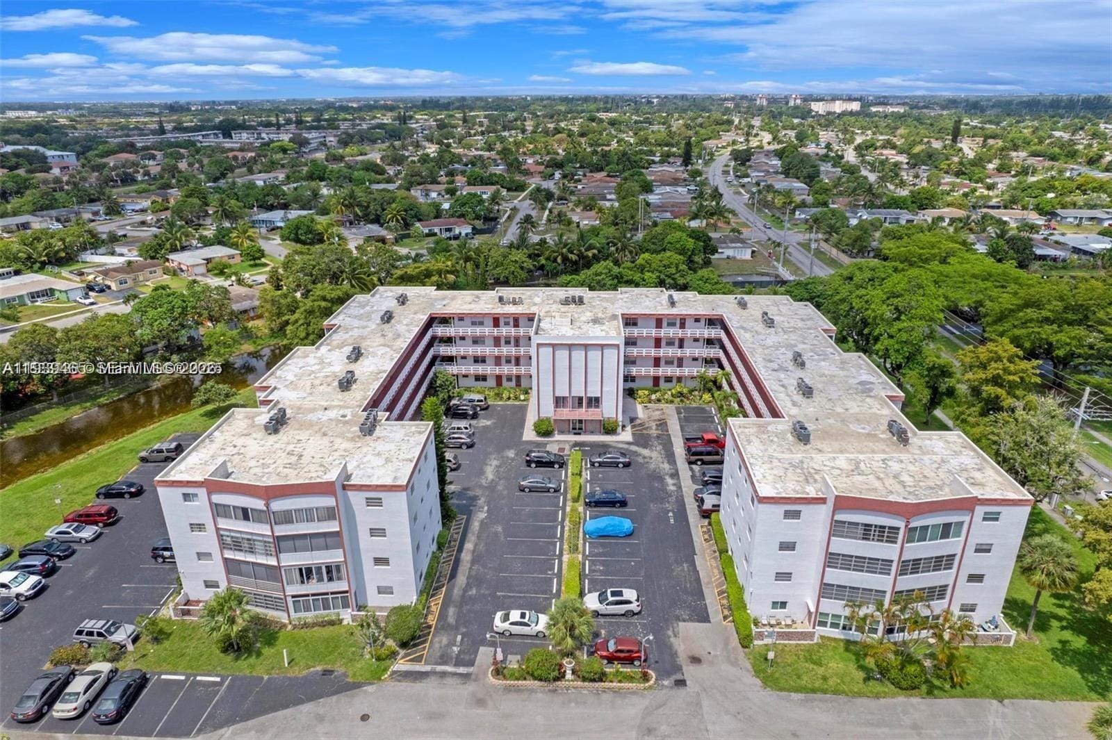 4000 NW 44th Avenue 203, Lauderdale Lakes, FL 33319 photo 2