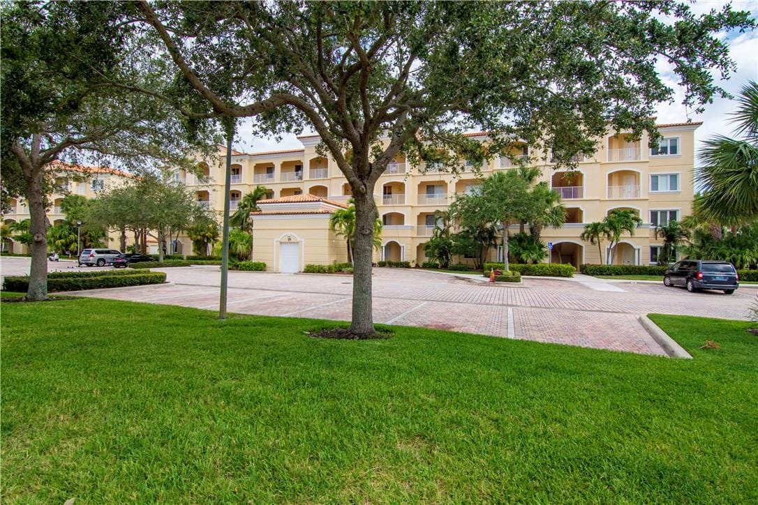 19 Harbour Isle Drive 106, Hutchinson Island, FL 34949 photo 28