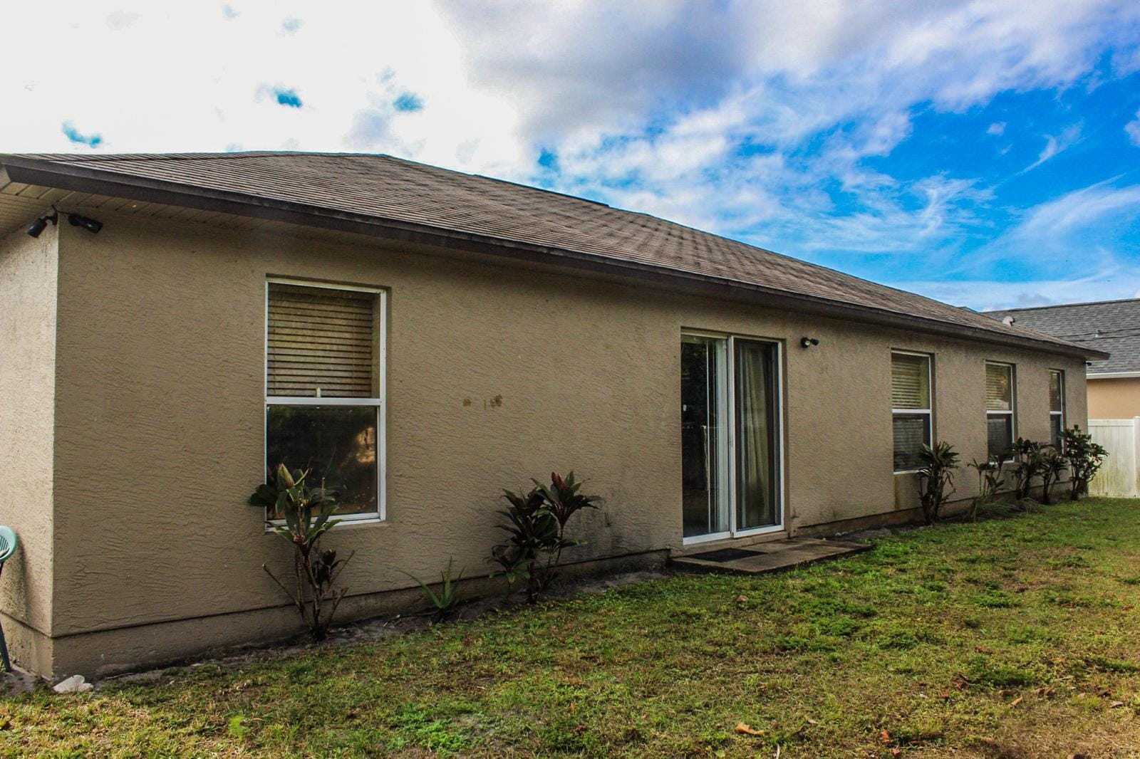 331 SE Husted Terrace — photo 5