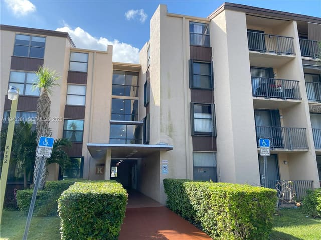 14601 N Kendall Drive 403K, sold in Promenade At Kendale Lake, Miami, FL