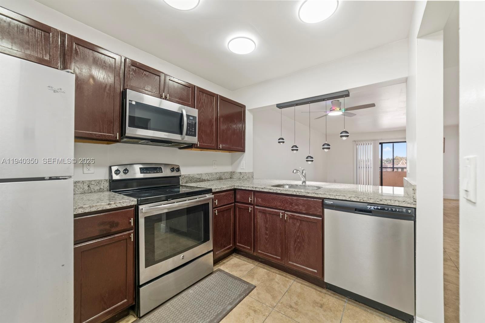 880 NE 207th Terrace 202-10, Miami, FL 33179 photo 2