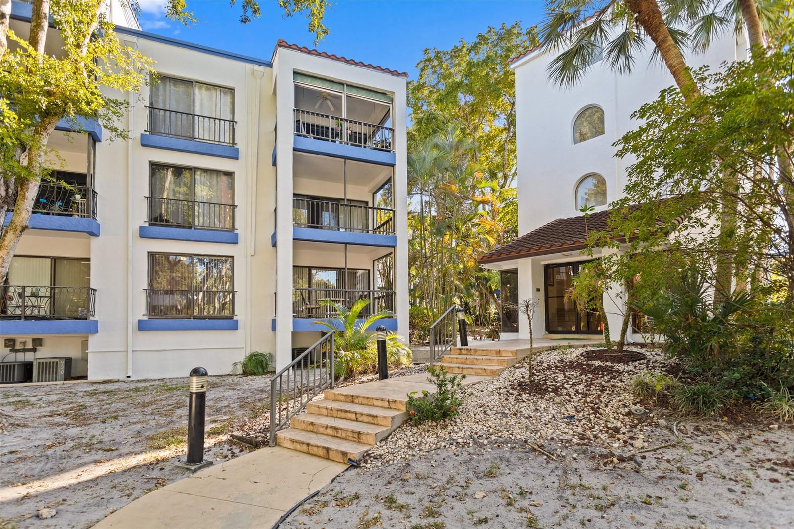 6060 S Falls Circle Drive 218, Lauderhill, FL 33319 photo 2