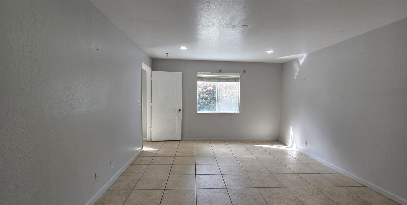 1649 SW 28th Terrace — photo 12