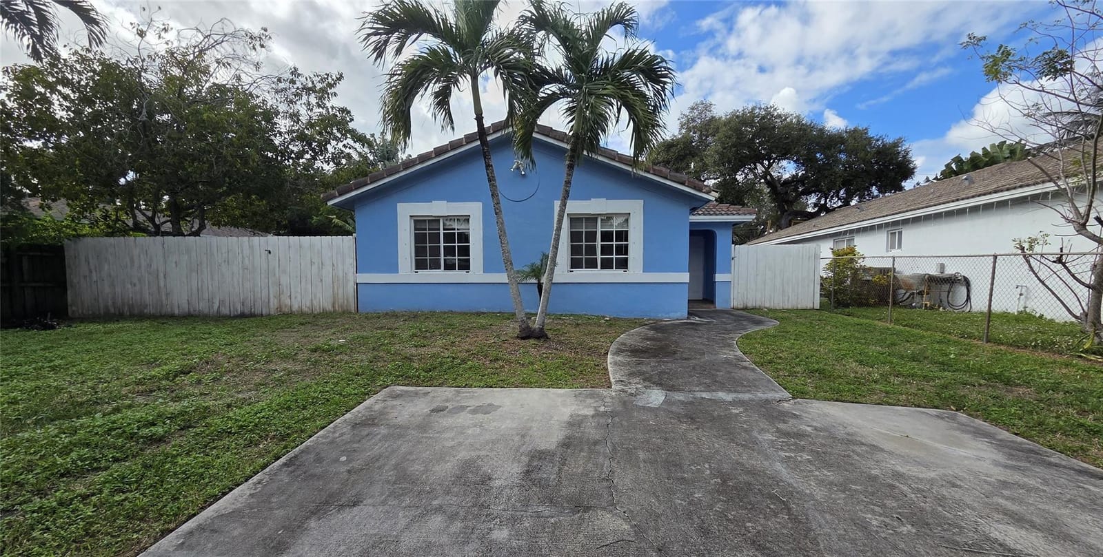 1649 SW 28th Terrace — photo 3