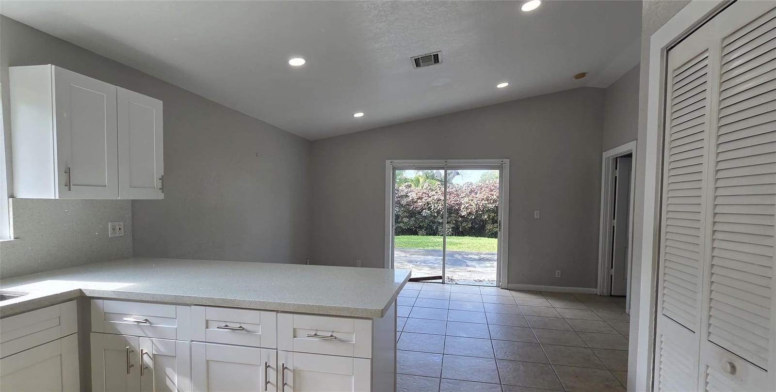 1649 SW 28th Terrace — photo 10