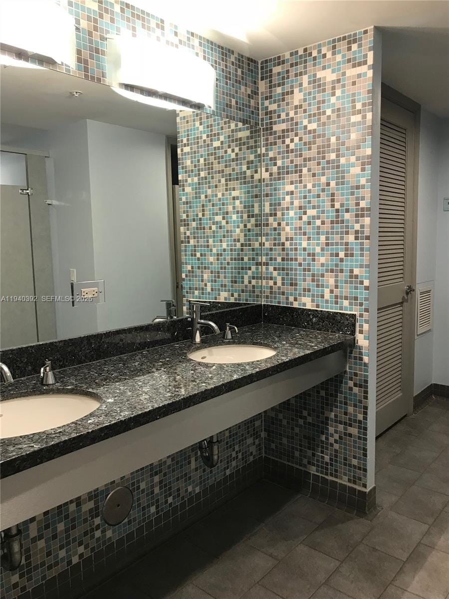480 NE 30th Street 1403, Miami, FL 33137 photo 25