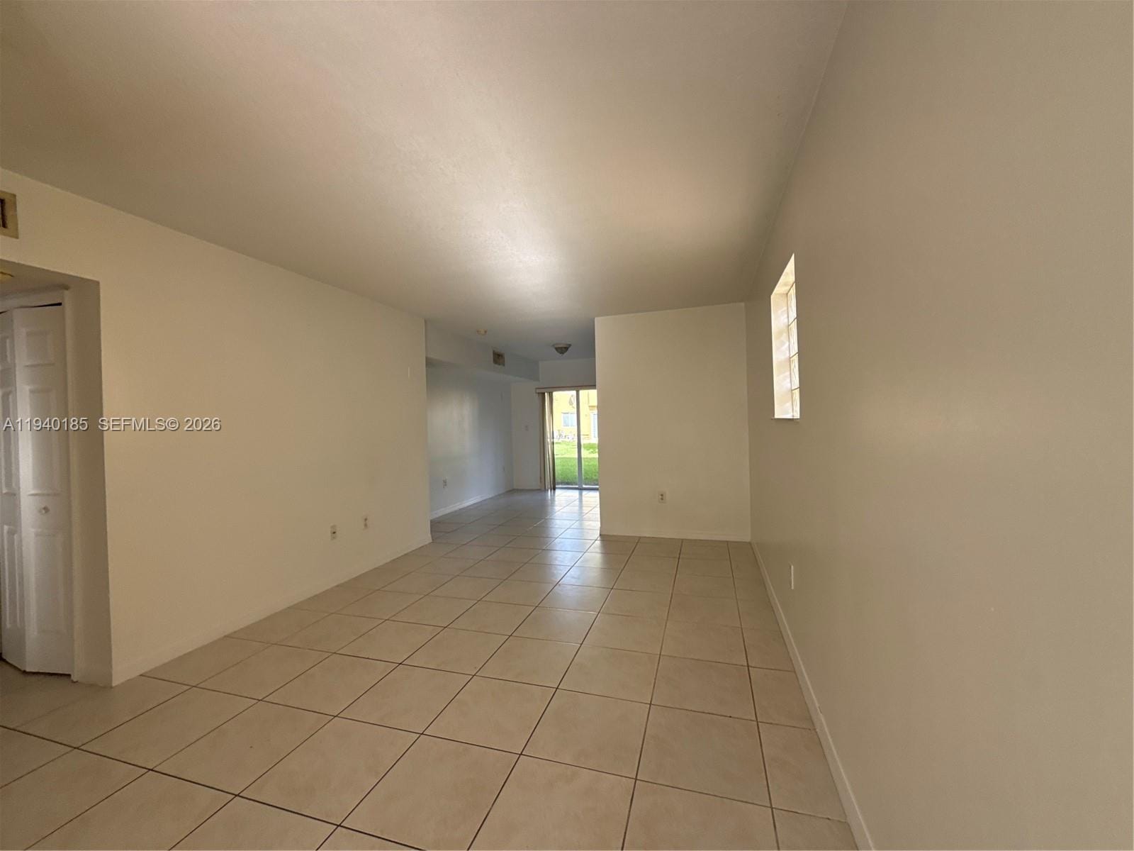 935 NE 33rd Terrace 104 — photo 2