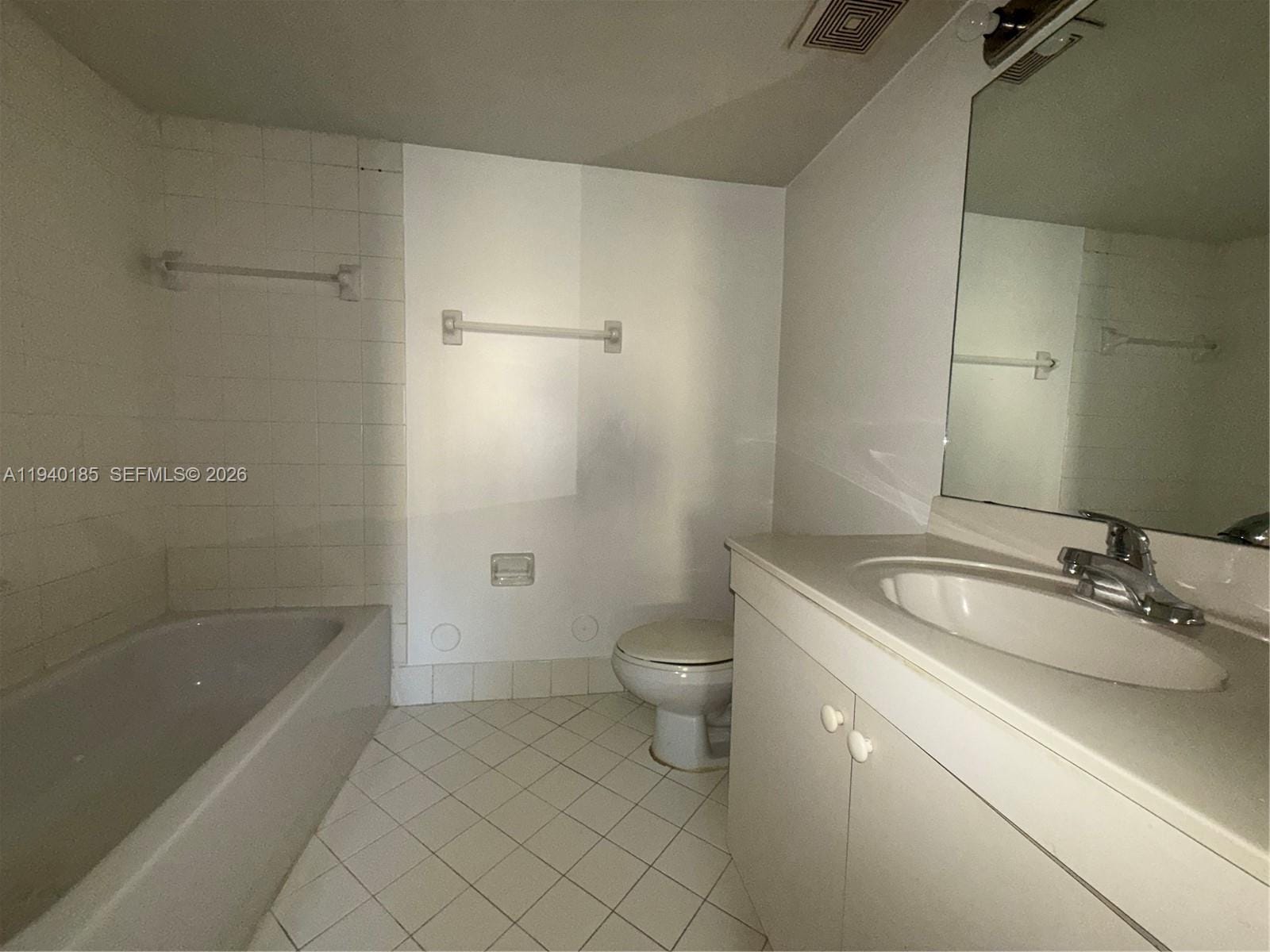 935 NE 33rd Terrace 104 — photo 4