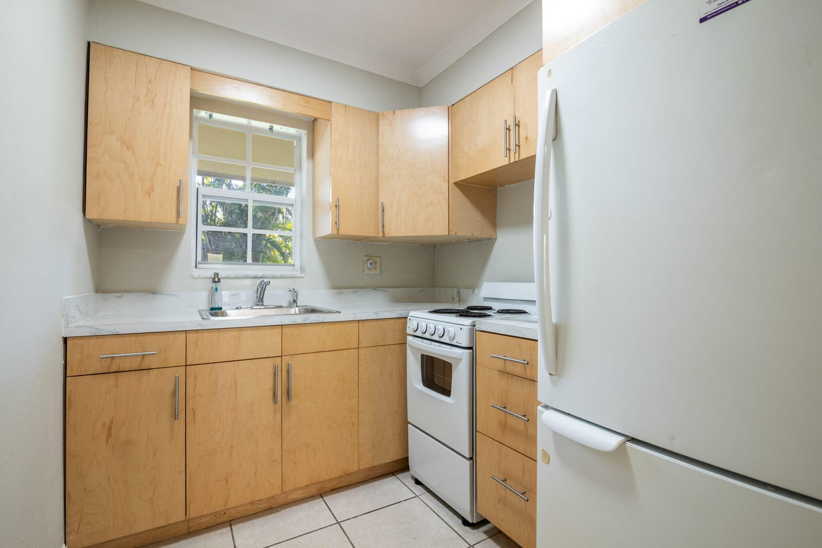 5230 NE 14th Way — photo 3