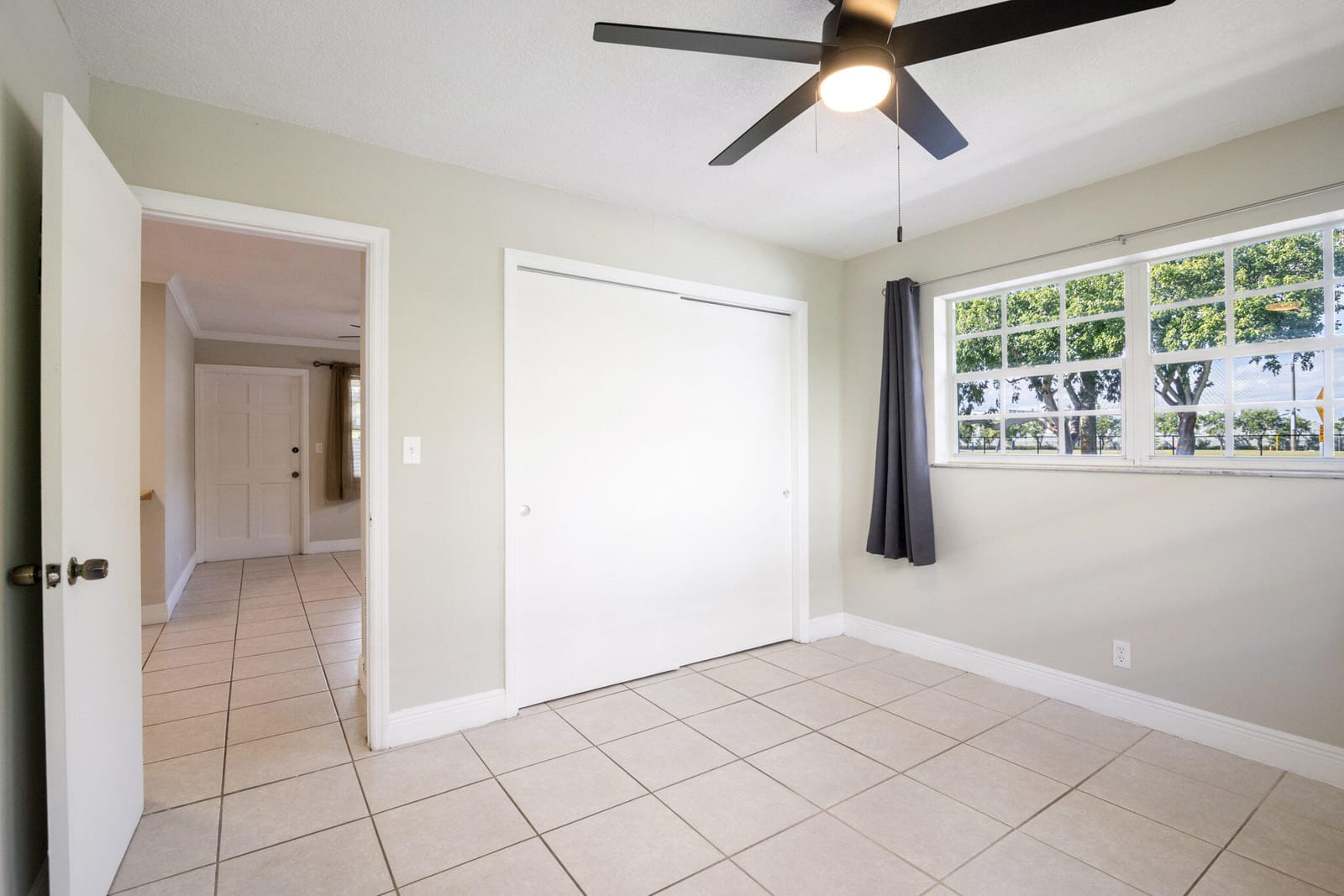 5230 NE 14th Way — photo 5