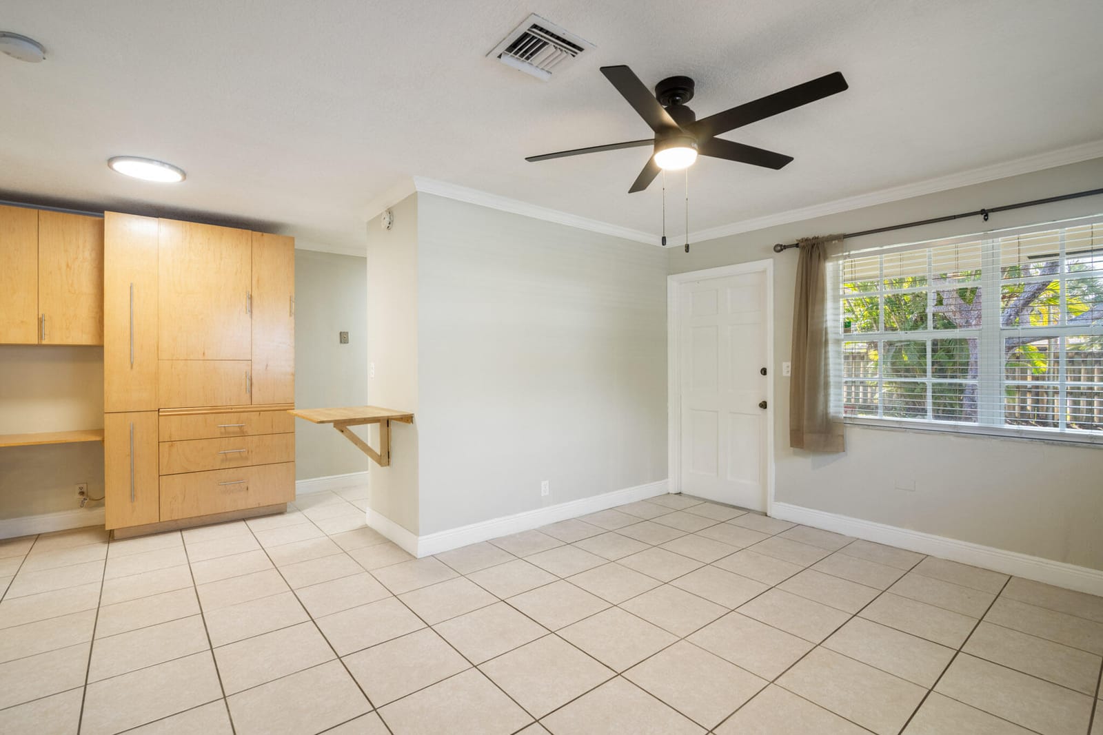 5230 NE 14th Way — photo 6