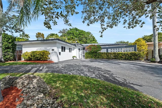 218 S Shore Drive, sold in Bay Heights, Miami, FL